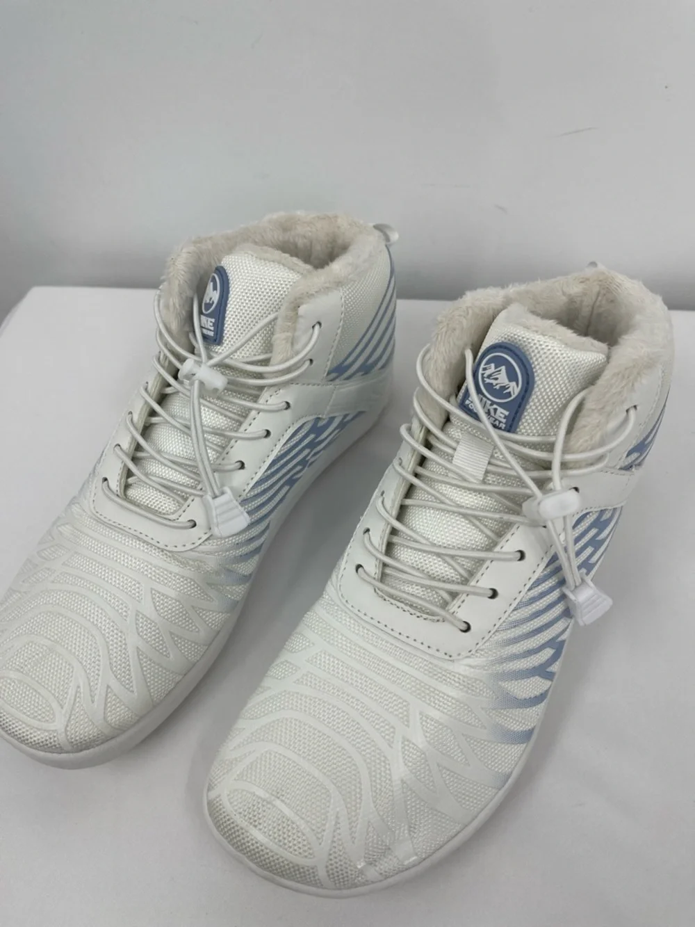 HIKE Footwear White & Light Blue Fleece-Lined High-Top Sneakers WOMENS SIZE 39